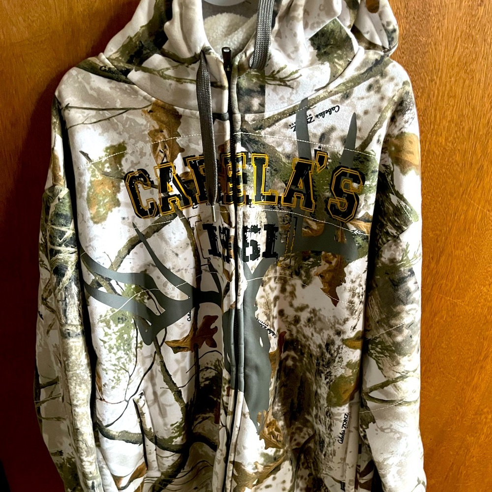Cabelas thick zip up sweatshirt winter camo